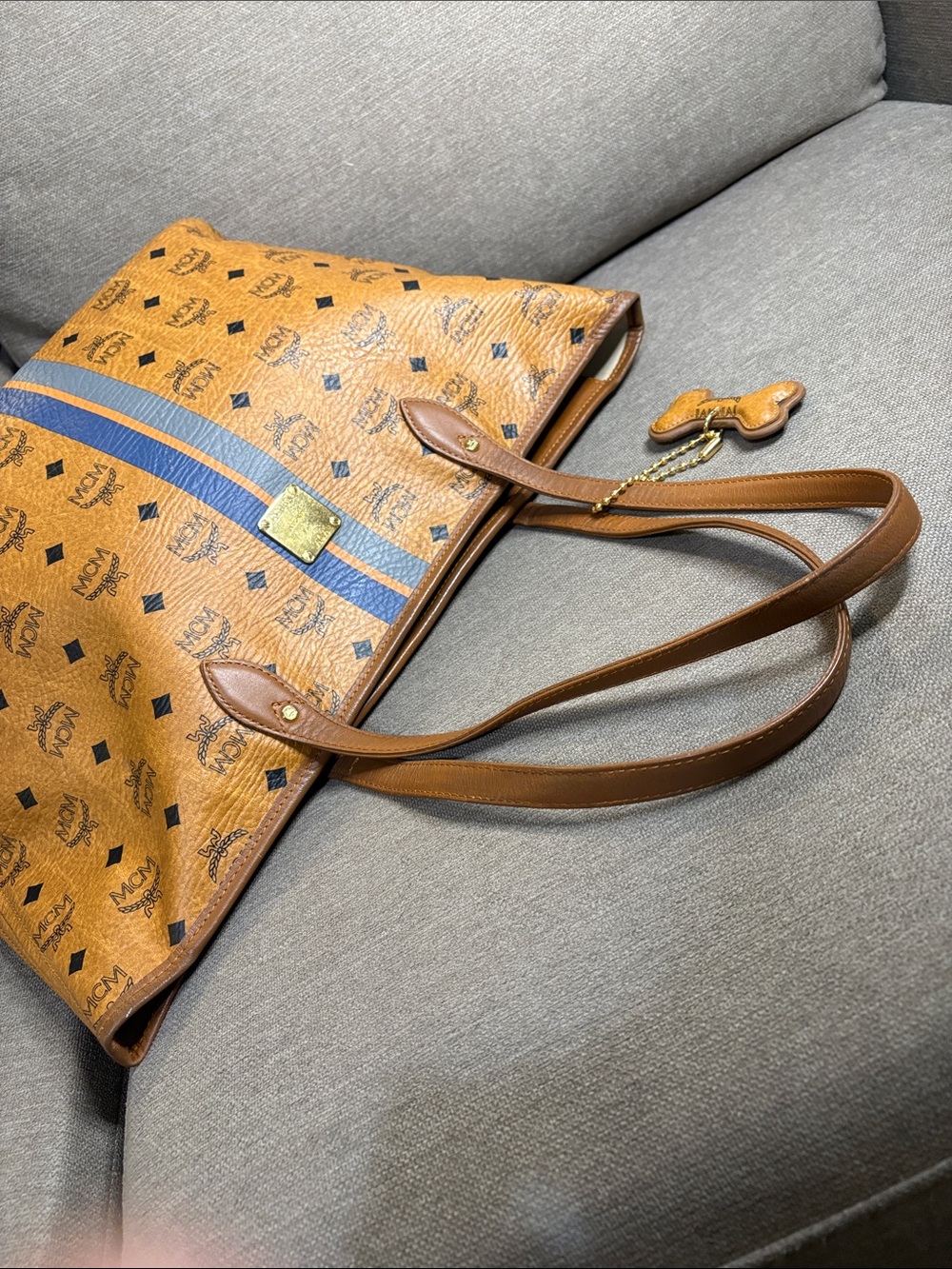 MCM Cognac Visetos Stripe Shopper Tote with Dog Bone Charm & COA - Picture 9 of 16